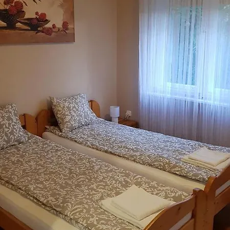 Ella Belvarosi Apartman